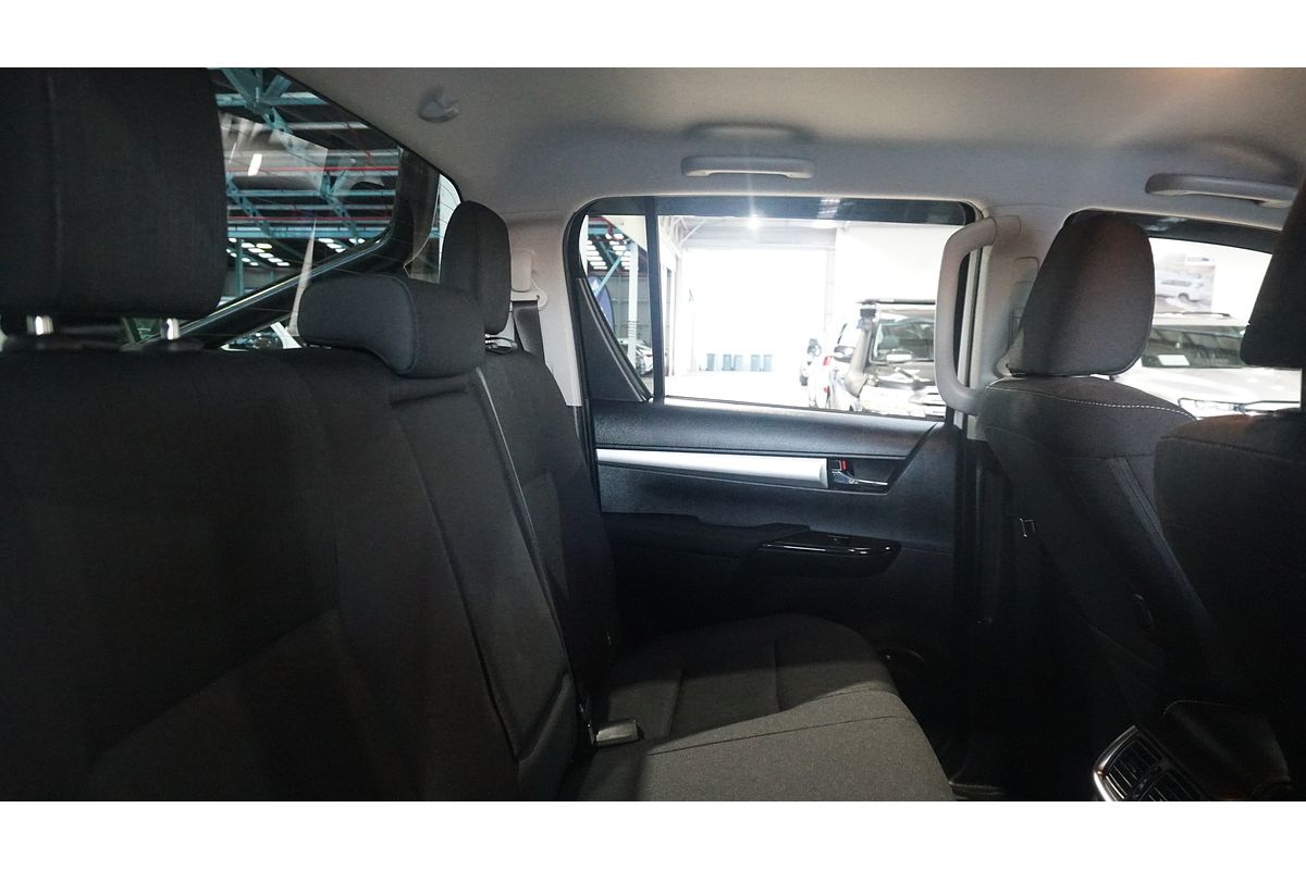 2024 Toyota Hilux SR5 48V GUN126R 4X4