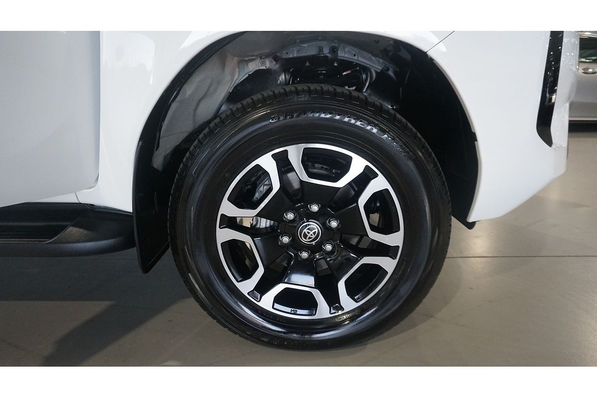 2024 Toyota Hilux SR5 48V GUN126R 4X4