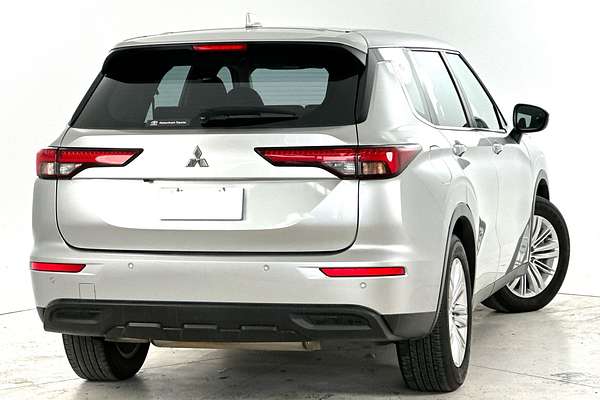 2022 Mitsubishi Outlander ES ZM