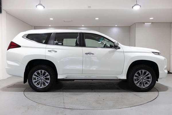 2022 Mitsubishi Pajero Sport GLX QF