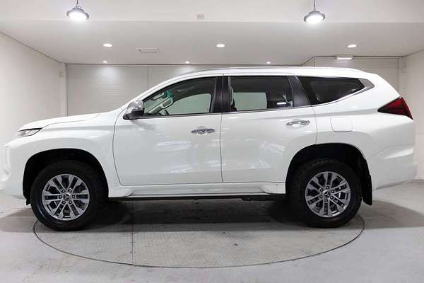 2022 Mitsubishi Pajero Sport GLX QF