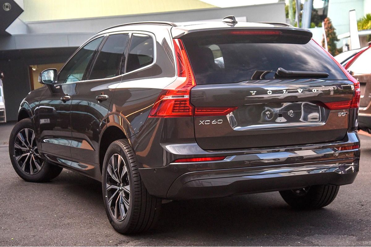 2024 Volvo XC60 Plus B5