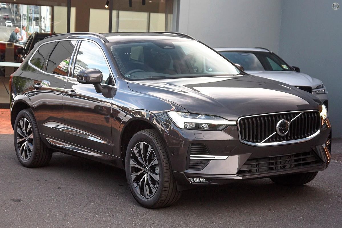 2024 Volvo XC60 Plus B5