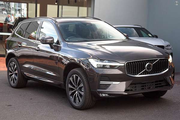 2024 Volvo XC60 Plus B5