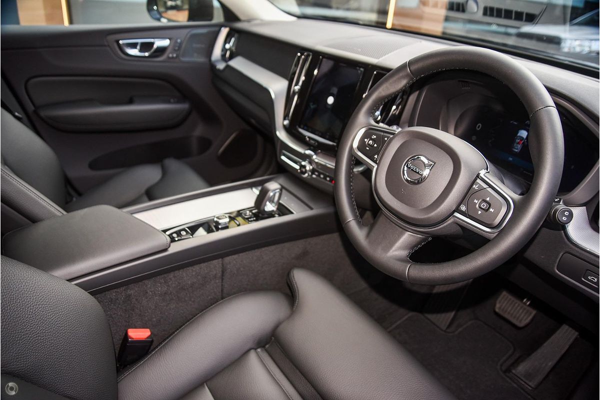 2024 Volvo XC60 Plus B5