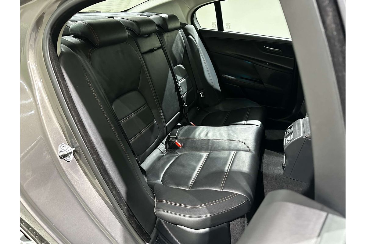 2015 Jaguar XE 20d Prestige X760