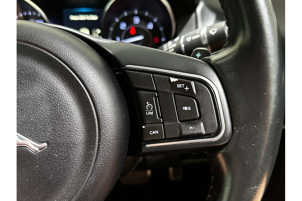 2015 Jaguar XE 20d Prestige X760