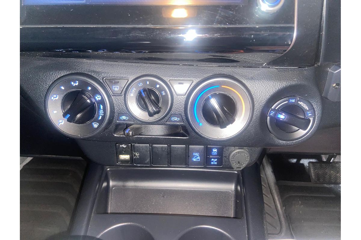 2020 Toyota Hilux SR GUN126R 4X4
