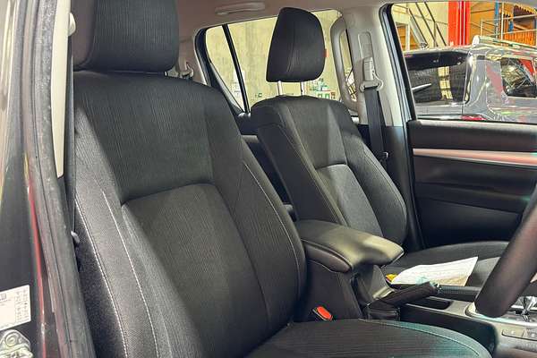 2023 Toyota Hilux SR5 GUN126R