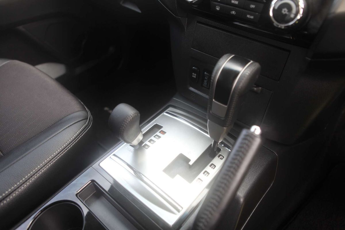 2016 Mitsubishi Pajero GLS NX