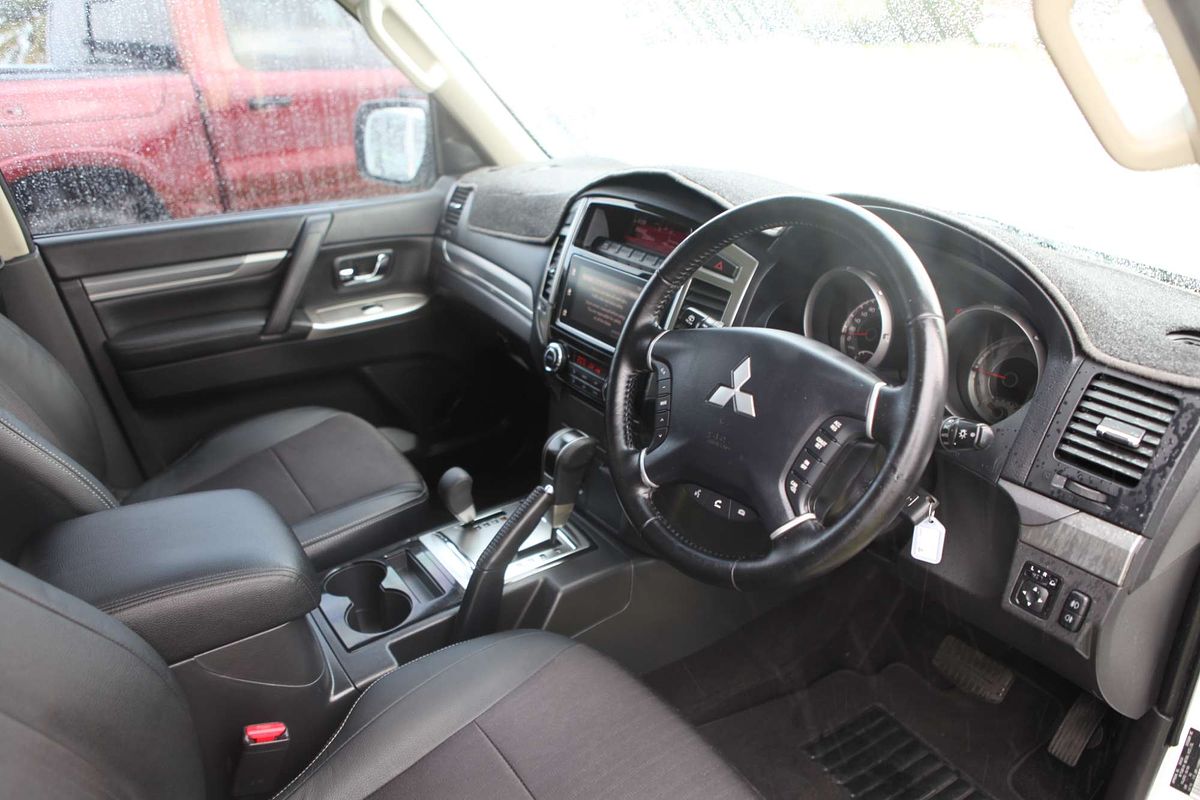 2016 Mitsubishi Pajero GLS NX