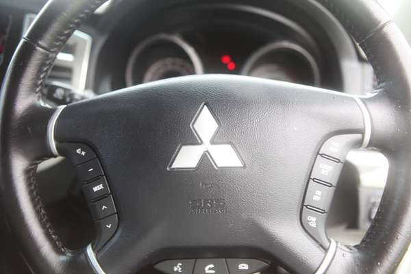 2016 Mitsubishi Pajero GLS NX