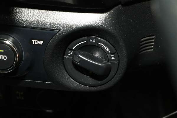 2015 Toyota Hilux SR5 GUN126R 4X4