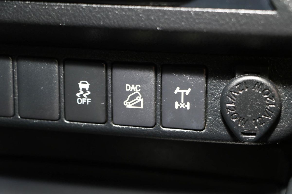 2015 Toyota Hilux SR5 GUN126R 4X4