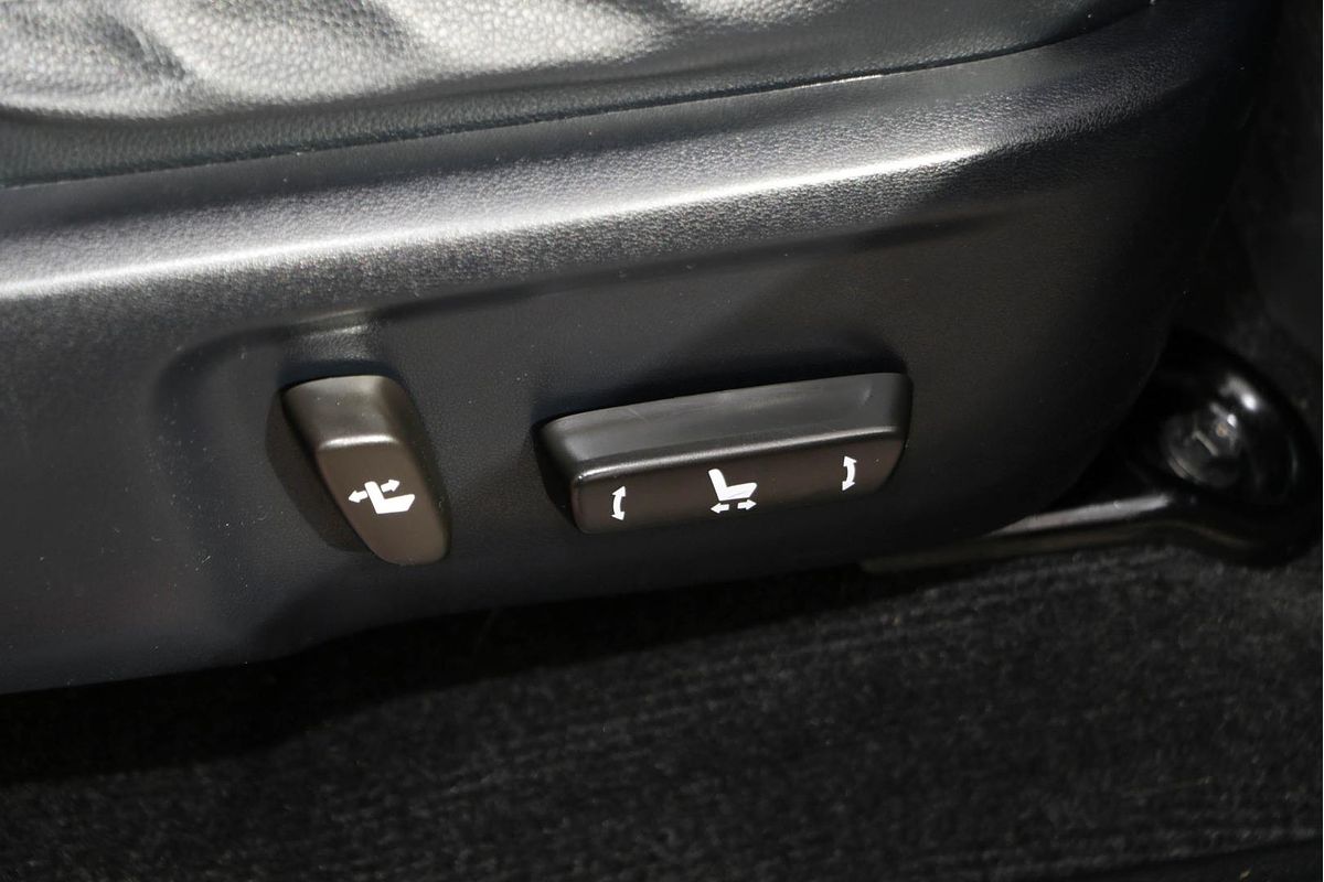 2015 Toyota Hilux SR5 GUN126R 4X4