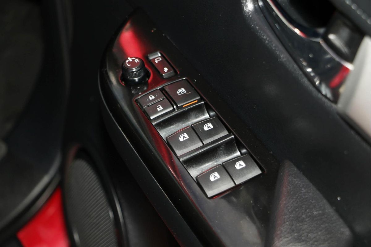 2015 Toyota Hilux SR5 GUN126R 4X4