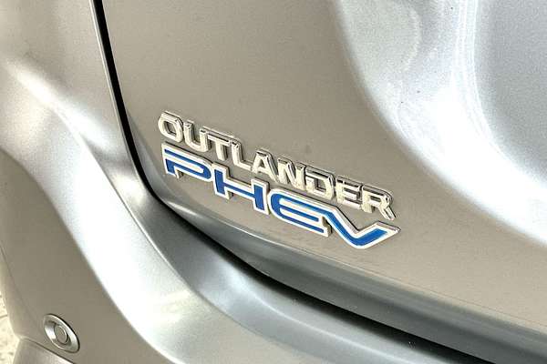2018 Mitsubishi Outlander PHEV Exceed ZK