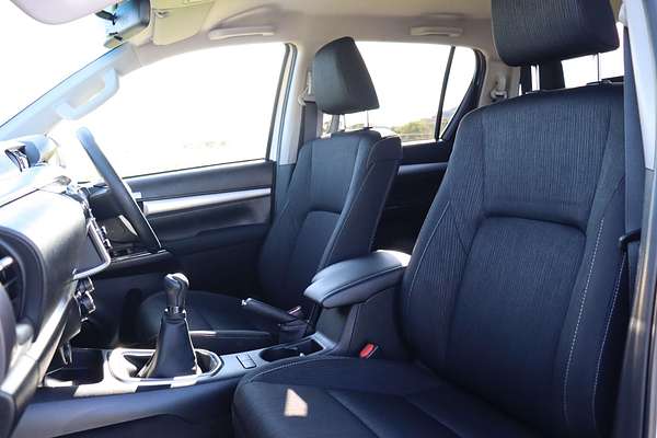 2024 Toyota Hilux SR5 GUN126R 4X4