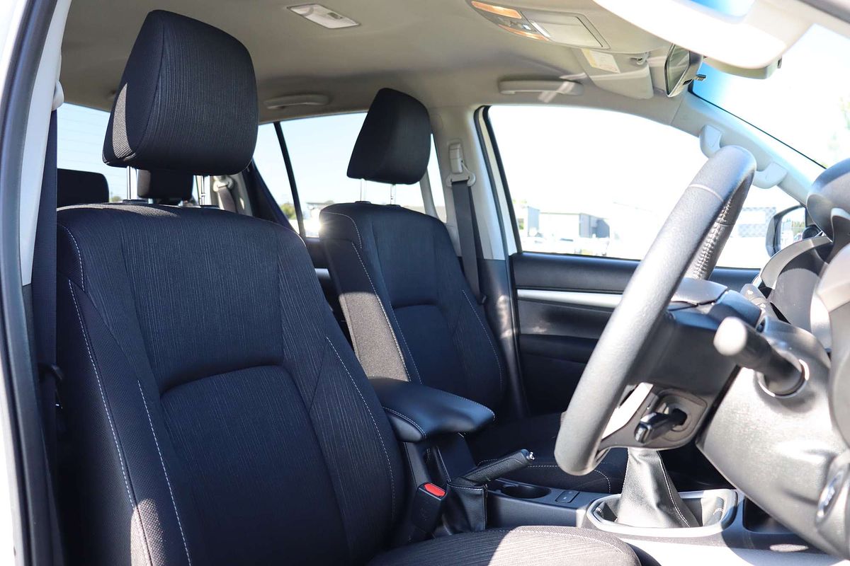 2024 Toyota Hilux SR5 GUN126R 4X4