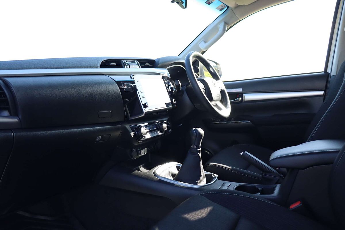 2024 Toyota Hilux SR5 GUN126R 4X4