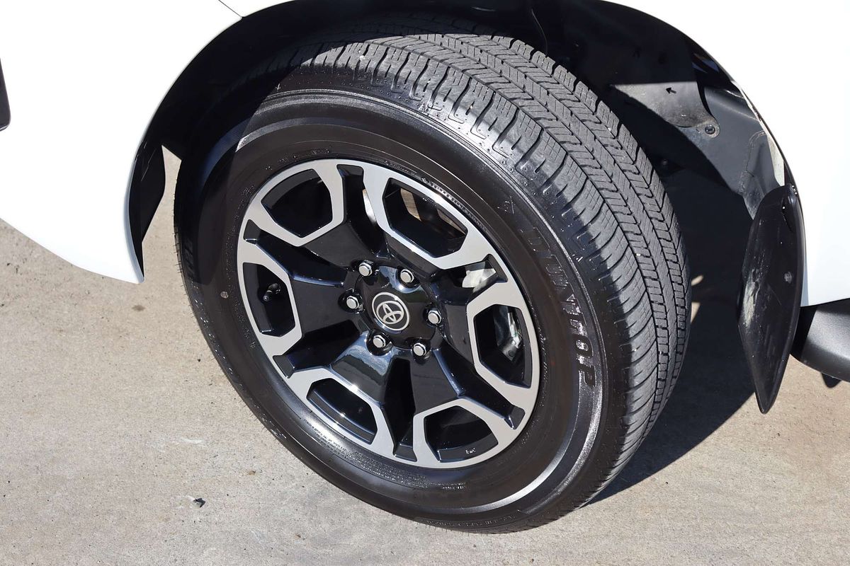 2024 Toyota Hilux SR5 GUN126R 4X4