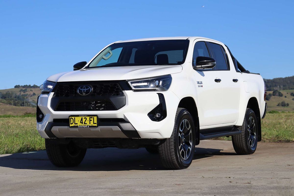 2024 Toyota Hilux SR5 GUN126R 4X4
