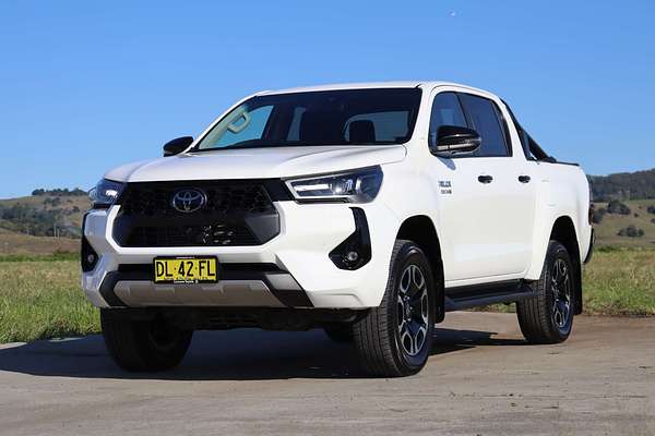 2024 Toyota Hilux SR5 GUN126R 4X4