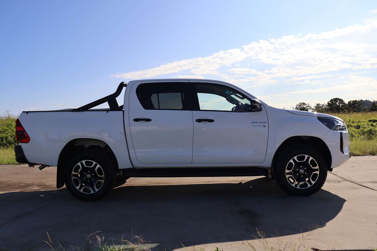 2024 Toyota Hilux SR5 GUN126R 4X4