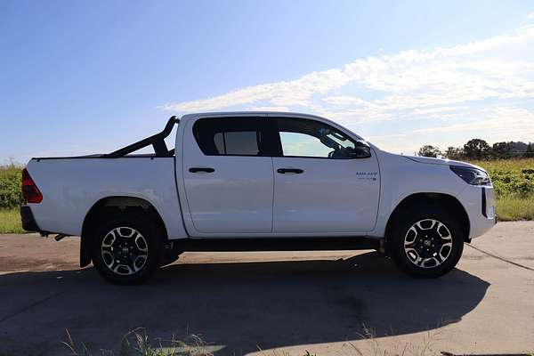 2024 Toyota Hilux SR5 GUN126R 4X4