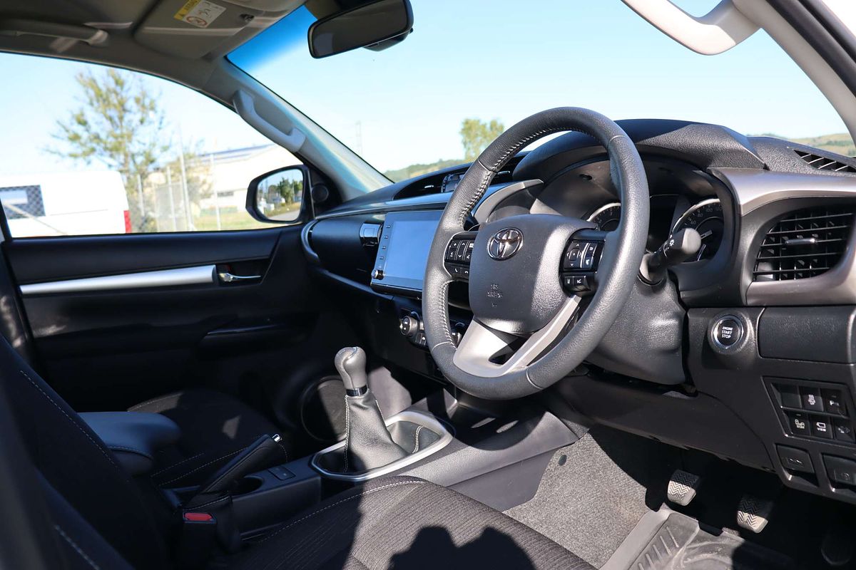 2024 Toyota Hilux SR5 GUN126R 4X4
