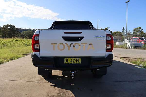 2024 Toyota Hilux SR5 GUN126R 4X4