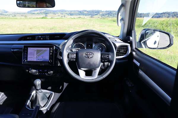 2024 Toyota Hilux SR5 GUN126R 4X4