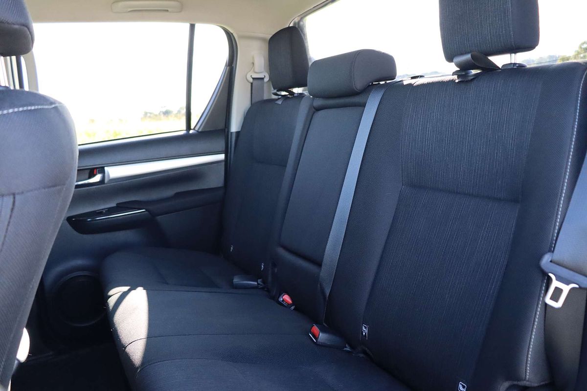 2024 Toyota Hilux SR5 GUN126R 4X4