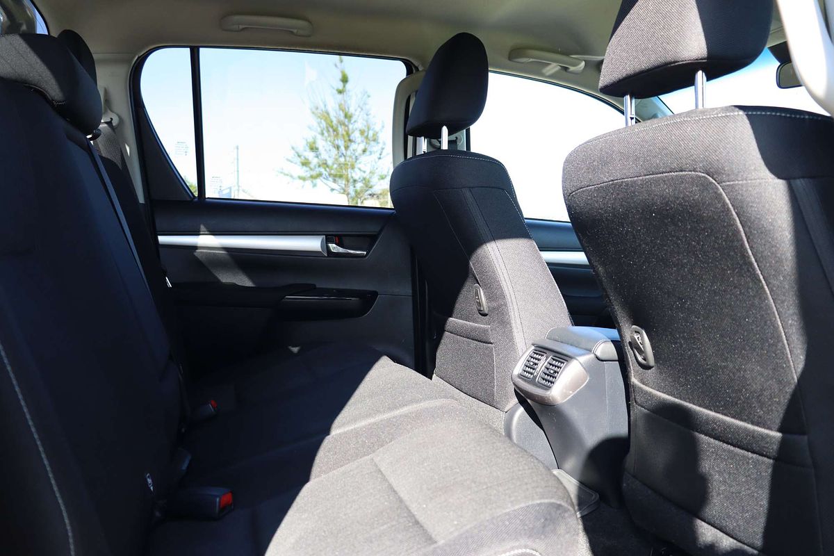 2024 Toyota Hilux SR5 GUN126R 4X4