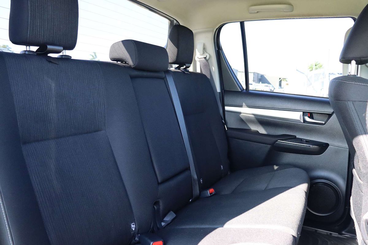 2024 Toyota Hilux SR5 GUN126R 4X4