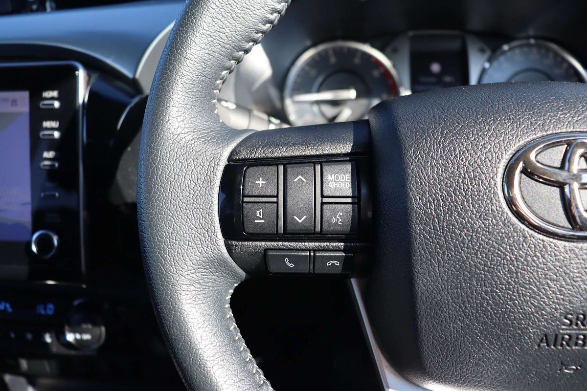 2024 Toyota Hilux SR5 GUN126R 4X4