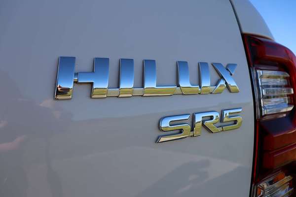 2024 Toyota Hilux SR5 GUN126R 4X4