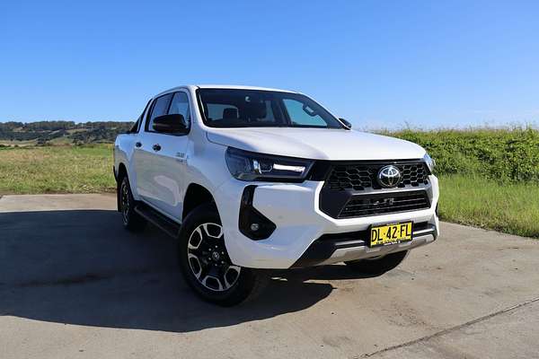 2024 Toyota Hilux SR5 GUN126R 4X4