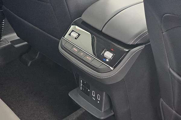 2025 LDV D90 Executive SV9A