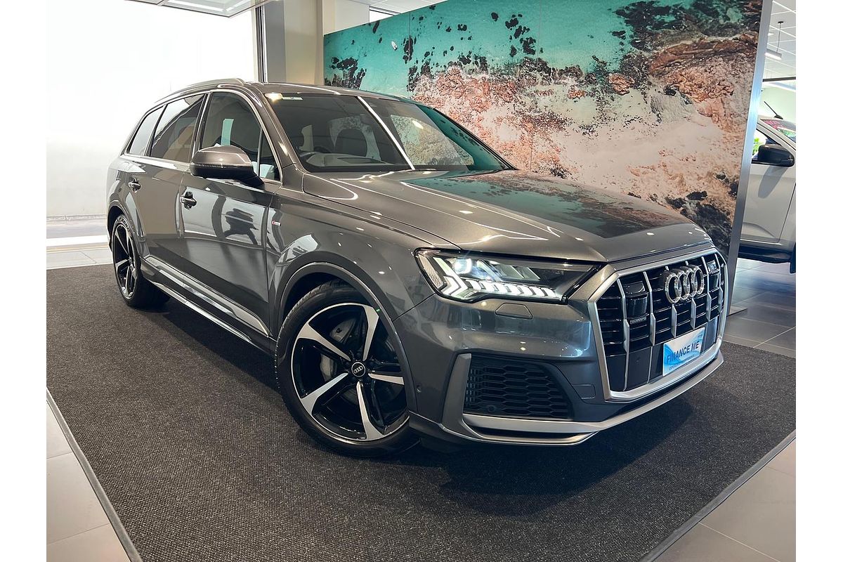 2023 Audi Q7 55 TFSI S line 4M