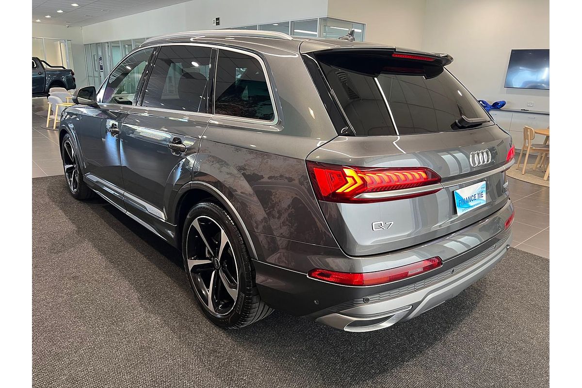2023 Audi Q7 55 TFSI S line 4M