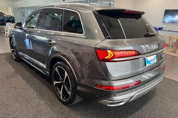 2023 Audi Q7 55 TFSI S line 4M