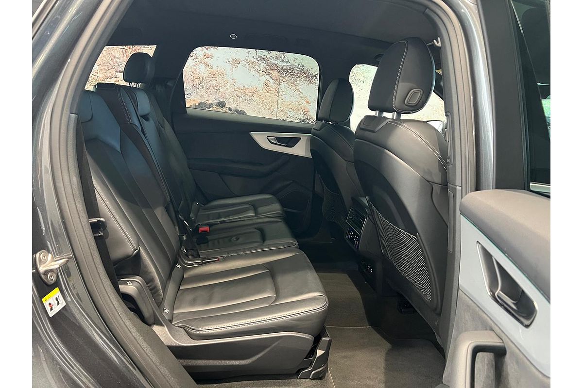 2023 Audi Q7 55 TFSI S line 4M