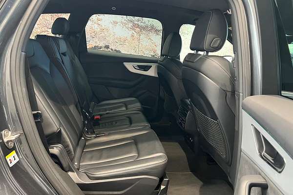 2023 Audi Q7 55 TFSI S line 4M