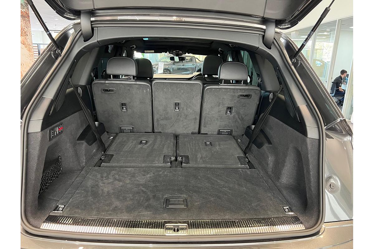 2023 Audi Q7 55 TFSI S line 4M