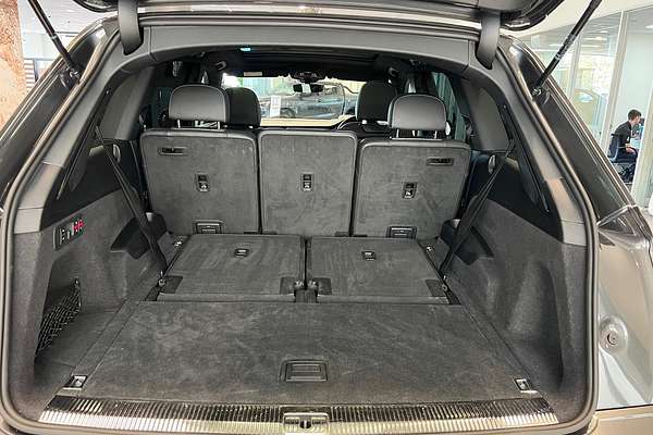 2023 Audi Q7 55 TFSI S line 4M