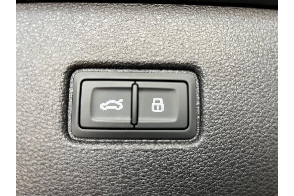 2023 Audi Q7 55 TFSI S line 4M