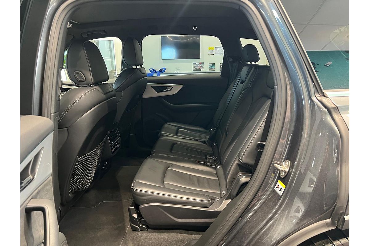 2023 Audi Q7 55 TFSI S line 4M