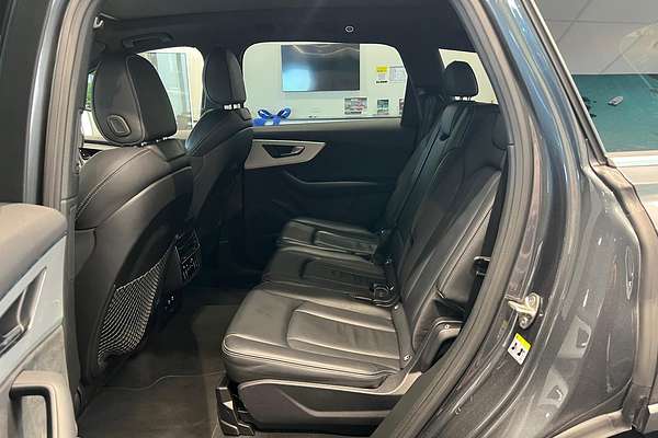 2023 Audi Q7 55 TFSI S line 4M