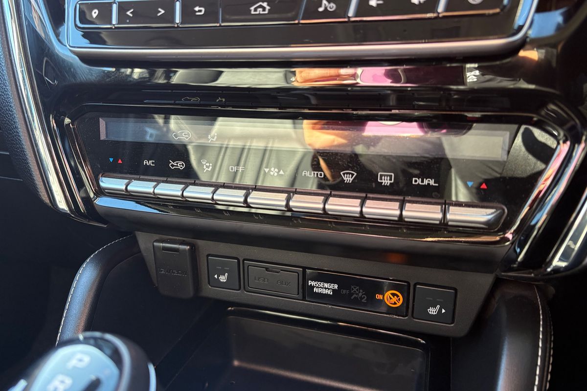 2023 Isuzu MU-X LS-T